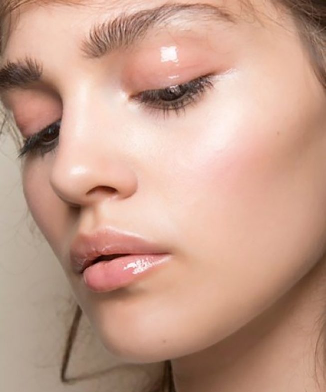 New Beauty Trends - Glossy Eyes and Glossy Lips