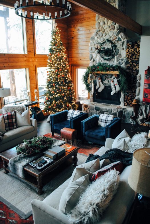 The Rustic Cabin Christmas Tree Theme
