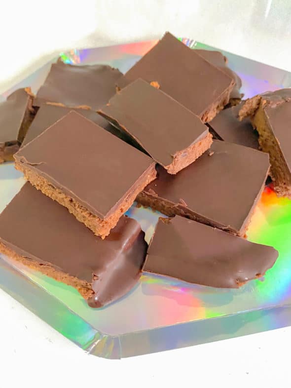 15 Minute No Bake Protein Brownie Bars