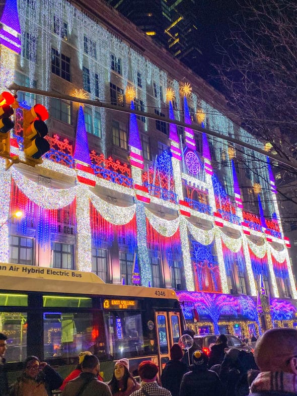 NYC At Christmastime: the Saks Fifth Avenue light show